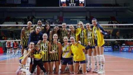 Fenerbahçe Opet, CEV Şampiyonlar Ligi’nde ikinci galibiyetini aldı