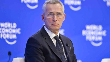 Stoltenberg: “Demokrasinin zulmü ve baskıyı yendiğini kanıtlamamız gerekiyor”